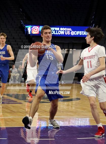 Thumbnail 3 in University vs La Jolla Country Day (CIF State D3 Final) photogallery.