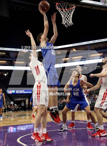 Thumbnail 3 in University vs La Jolla Country Day (CIF State D3 Final) photogallery.