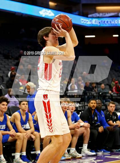 Thumbnail 1 in University vs La Jolla Country Day (CIF State D3 Final) photogallery.