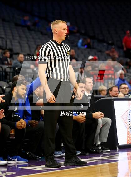 Thumbnail 3 in University vs La Jolla Country Day (CIF State D3 Final) photogallery.