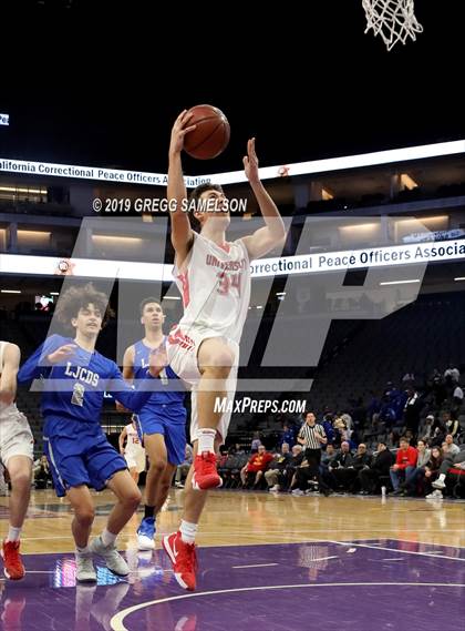 Thumbnail 2 in University vs La Jolla Country Day (CIF State D3 Final) photogallery.