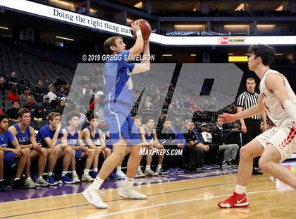 Thumbnail 3 in University vs La Jolla Country Day (CIF State D3 Final) photogallery.