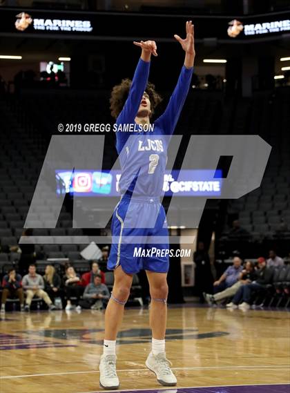 Thumbnail 1 in University vs La Jolla Country Day (CIF State D3 Final) photogallery.