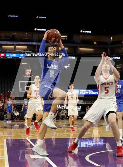Thumbnail 2 in University vs La Jolla Country Day (CIF State D3 Final) photogallery.
