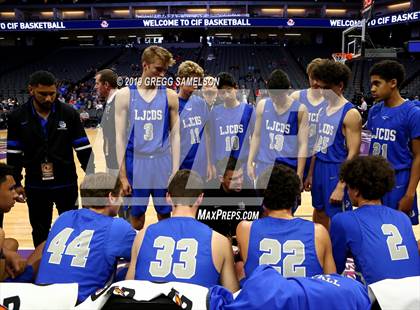 Thumbnail 3 in University vs La Jolla Country Day (CIF State D3 Final) photogallery.