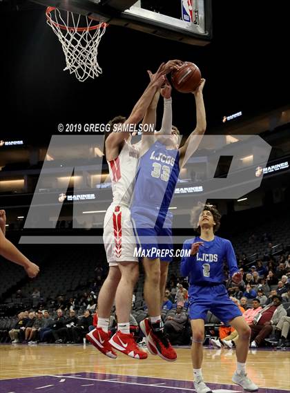 Thumbnail 3 in University vs La Jolla Country Day (CIF State D3 Final) photogallery.