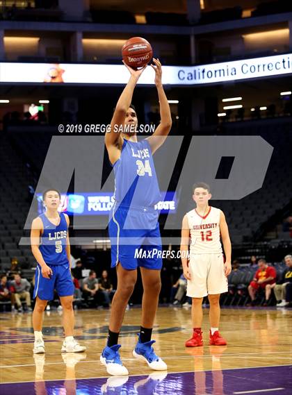 Thumbnail 3 in University vs La Jolla Country Day (CIF State D3 Final) photogallery.