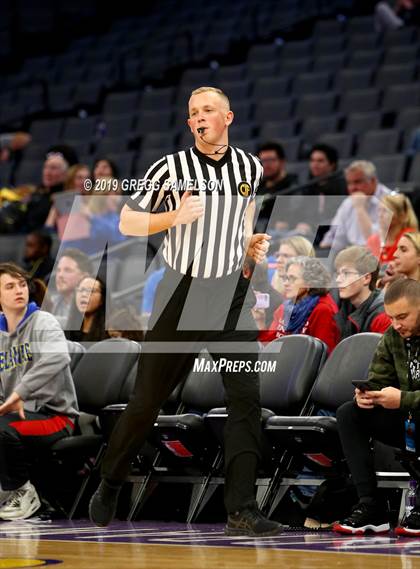 Thumbnail 2 in University vs La Jolla Country Day (CIF State D3 Final) photogallery.