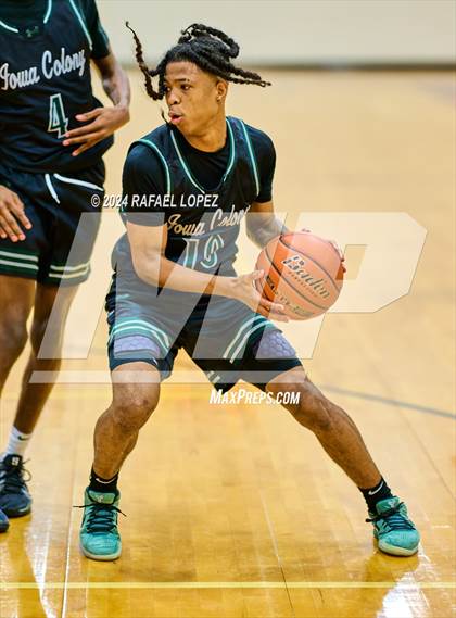 Thumbnail 2 in Iowa Colony vs. Tompkins (McDonald's Texas Invitational) photogallery.