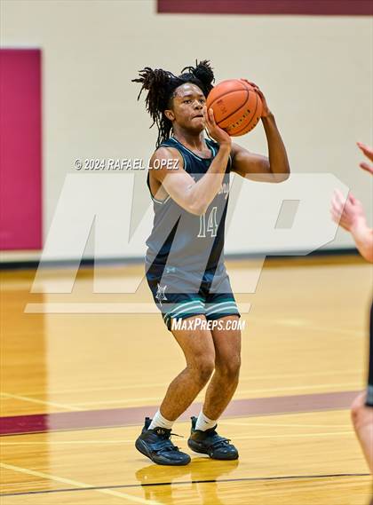 Thumbnail 3 in Iowa Colony vs. Tompkins (McDonald's Texas Invitational) photogallery.