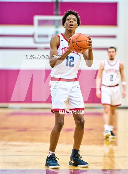 Thumbnail 3 in Iowa Colony vs. Tompkins (McDonald's Texas Invitational) photogallery.