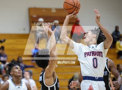 Thumbnail 1 in Sandy Creek vs Meadowcreek (Holiday Hoopsgiving Tournament) photogallery.