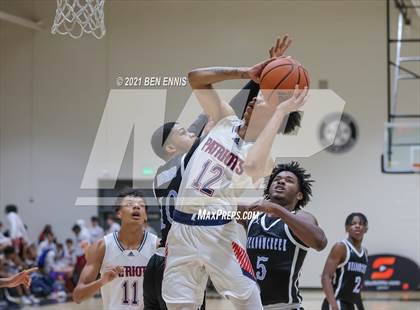 Thumbnail 1 in Sandy Creek vs Meadowcreek (Holiday Hoopsgiving Tournament) photogallery.