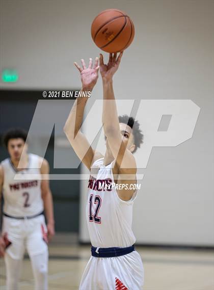 Thumbnail 1 in Sandy Creek vs Meadowcreek (Holiday Hoopsgiving Tournament) photogallery.
