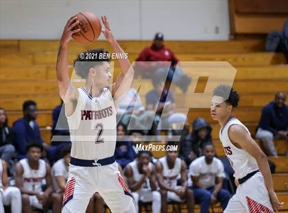 Thumbnail 3 in Sandy Creek vs Meadowcreek (Holiday Hoopsgiving Tournament) photogallery.