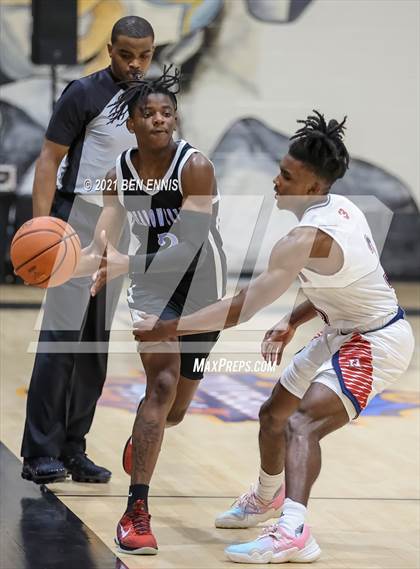 Thumbnail 1 in Sandy Creek vs Meadowcreek (Holiday Hoopsgiving Tournament) photogallery.