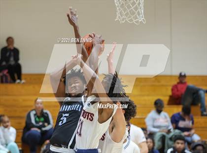 Thumbnail 2 in Sandy Creek vs Meadowcreek (Holiday Hoopsgiving Tournament) photogallery.