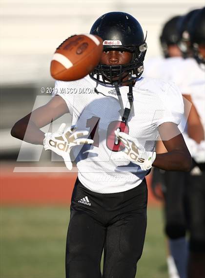 Thumbnail 1 in FR: Red Mountain @ Westview photogallery.