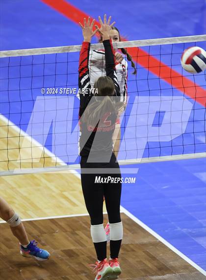 Thumbnail 3 in Gunnison vs. Centauri (CHSAA 3A 1st Round) photogallery.