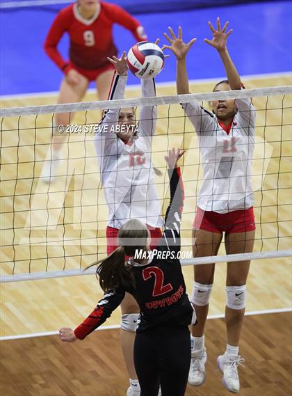 Thumbnail 3 in Gunnison vs. Centauri (CHSAA 3A 1st Round) photogallery.