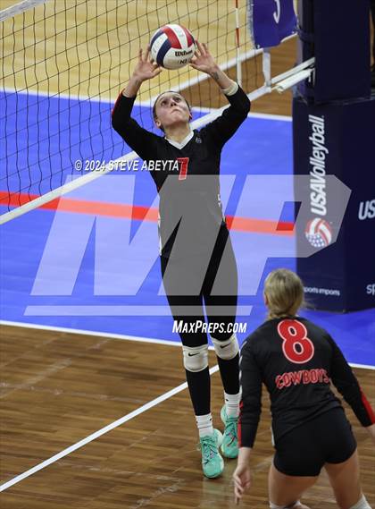 Thumbnail 2 in Gunnison vs. Centauri (CHSAA 3A 1st Round) photogallery.
