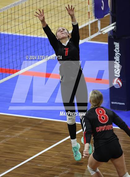 Thumbnail 3 in Gunnison vs. Centauri (CHSAA 3A 1st Round) photogallery.