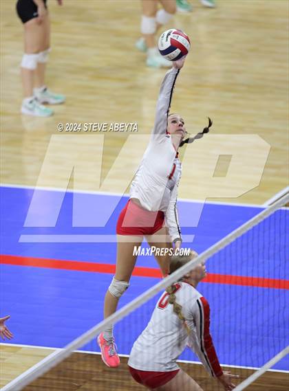 Thumbnail 2 in Gunnison vs. Centauri (CHSAA 3A 1st Round) photogallery.