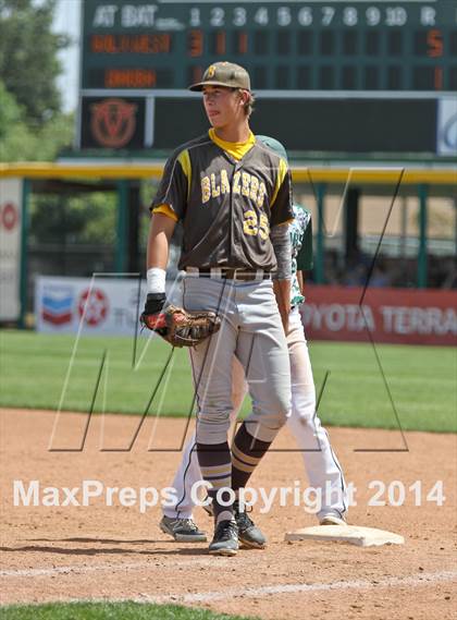 Thumbnail 1 in Golden West vs. Dinuba (CIF CS D3 Final) photogallery.