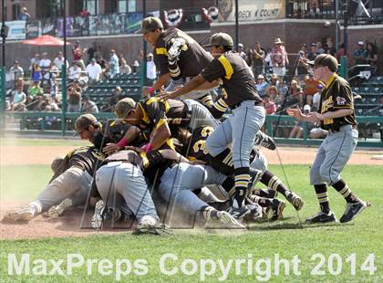 Thumbnail 1 in Golden West vs. Dinuba (CIF CS D3 Final) photogallery.