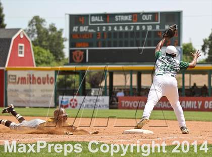 Thumbnail 3 in Golden West vs. Dinuba (CIF CS D3 Final) photogallery.
