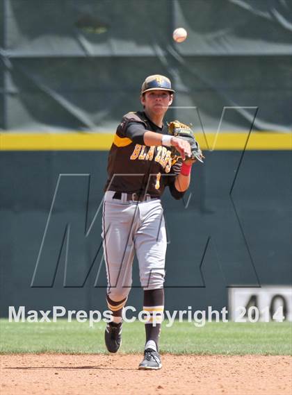 Thumbnail 3 in Golden West vs. Dinuba (CIF CS D3 Final) photogallery.
