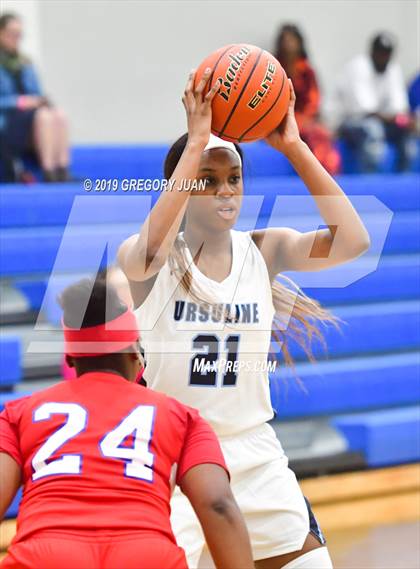 Thumbnail 1 in A.J. Ellender @ Ursuline Academy photogallery.