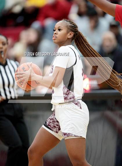 Thumbnail 1 in Ryan vs Mansfield Timberview (UIL 5A Basketball Regional Quarterfinals) photogallery.