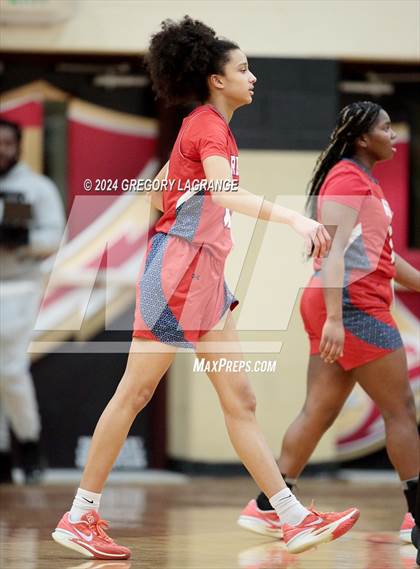Thumbnail 2 in Ryan vs Mansfield Timberview (UIL 5A Basketball Regional Quarterfinals) photogallery.