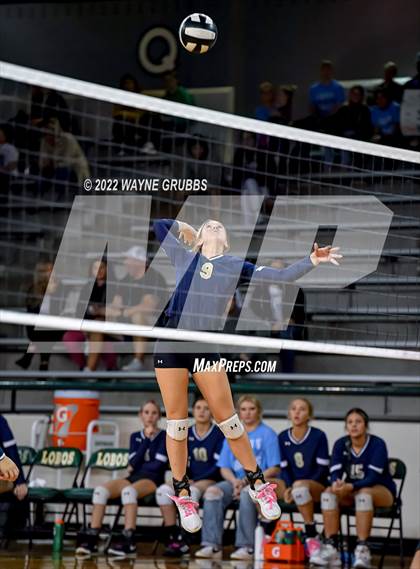 Thumbnail 2 in Tatum vs. New Diana (UIL 3A Bi-District) photogallery.