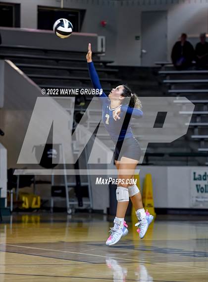 Thumbnail 1 in Tatum vs. New Diana (UIL 3A Bi-District) photogallery.