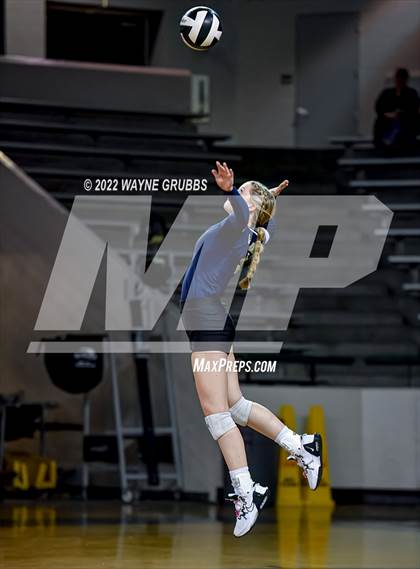 Thumbnail 3 in Tatum vs. New Diana (UIL 3A Bi-District) photogallery.