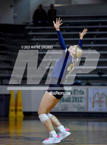 Thumbnail 3 in Tatum vs. New Diana (UIL 3A Bi-District) photogallery.