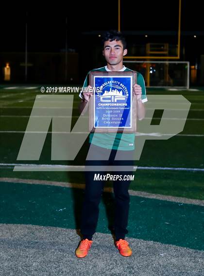 Thumbnail 2 in Jefferson vs. South East (CIF LACS Division II Final) photogallery.