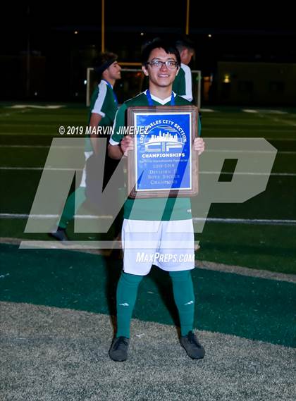 Thumbnail 1 in Jefferson vs. South East (CIF LACS Division II Final) photogallery.