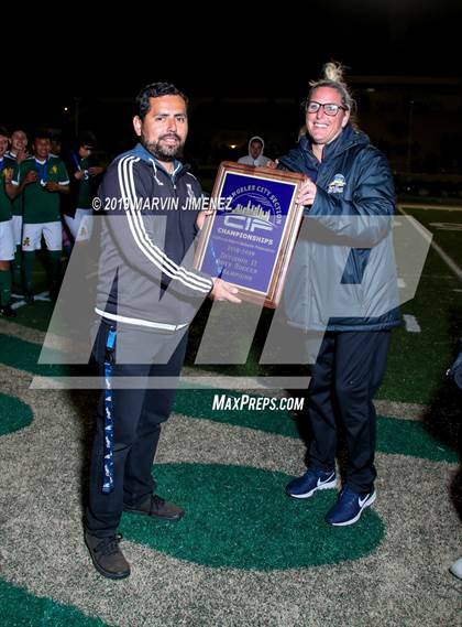 Thumbnail 2 in Jefferson vs. South East (CIF LACS Division II Final) photogallery.