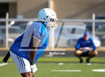 Thumbnail 2 in Grand Saline vs Daingerfield photogallery.