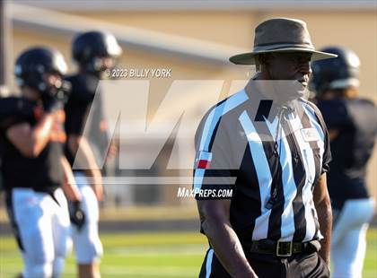 Thumbnail 3 in Grand Saline vs Daingerfield photogallery.