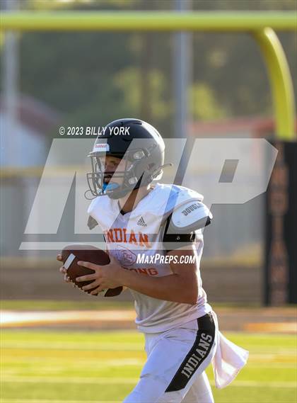 Thumbnail 2 in Grand Saline vs Daingerfield photogallery.