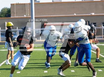 Thumbnail 1 in Grand Saline vs Daingerfield photogallery.