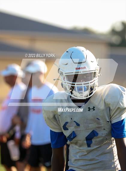 Thumbnail 2 in Grand Saline vs Daingerfield photogallery.