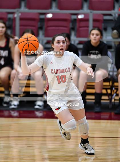 Thumbnail 1 in Farmington vs Mena (AAA 4A-North Regional first round) photogallery.