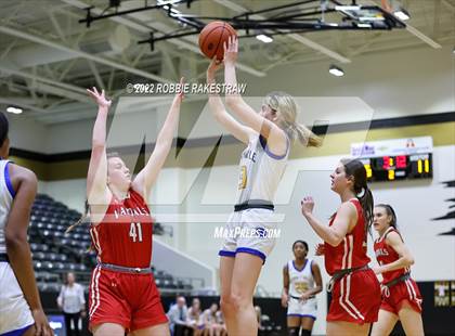 Thumbnail 1 in Sunnyvale vs. Van (UIL 4A Bi-District) photogallery.