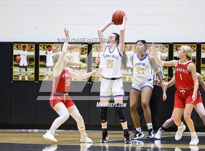 Thumbnail 1 in Sunnyvale vs. Van (UIL 4A Bi-District) photogallery.
