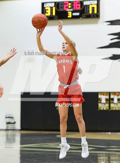 Thumbnail 1 in Sunnyvale vs. Van (UIL 4A Bi-District) photogallery.